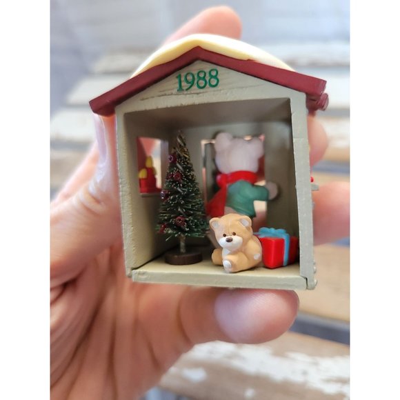Hallmark clubhouse 1988 ornament bear Xmas holiday tree - Picture 4 of 9